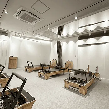 Pilates Mirror 東川口のピラティスのトレーニングを受けるトレーニングルーム