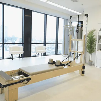 STUDIO IVY 川口店のピラティスのトレーニングを受けるトレーニング器具