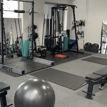 パーソナルジムASPI 北千住店のパーソナルジムのトレーニングを受けるトレーニング器具