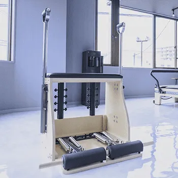 ピラティススタジオDEP 埼玉店のピラティスのトレーニングを受けるトレーニング器具