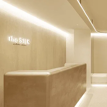 the SILK浦和店のピラティスのトレーニングを受ける前の受付