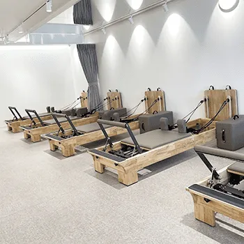 Pilates Mirror 千葉2店舗のピラティスのトレーニングを受けるトレーニングルーム