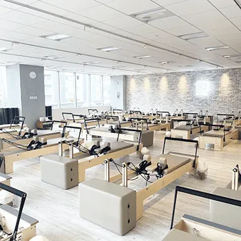 pilates K 千葉2店舗のピラティスのトレーニングを受けるトレーニングルーム