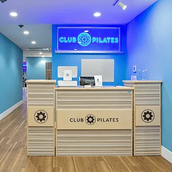 CLUB PILATES 所沢のピラティスのトレーニングを受ける前の受付