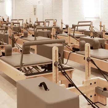 Rintosull 小手指店のピラティスのトレーニングを受けるトレーニングルーム